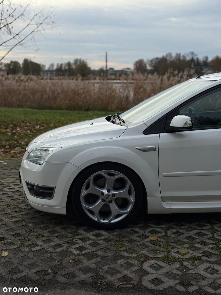 Ford Focus 2.5 ST - 8