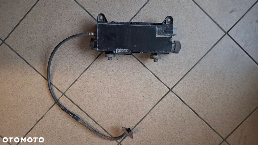 HAMULEC RĘCZNY ELEKTRYCZNY RENAULT SCENIC II 8200343471 - 2