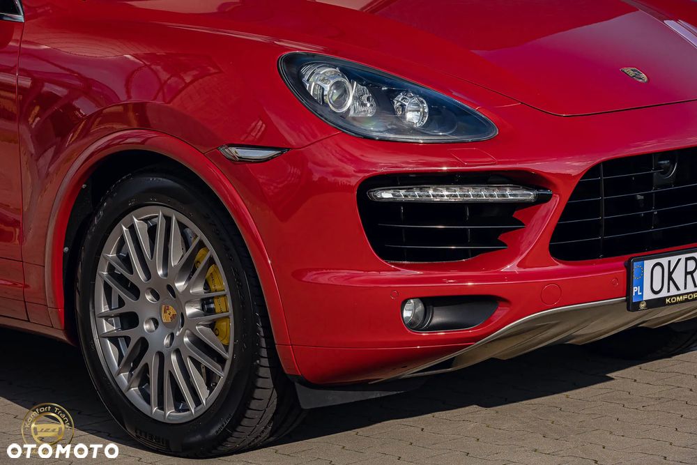 Porsche Cayenne Turbo S - 8