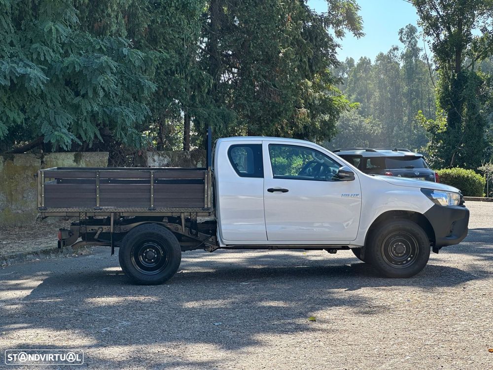 Toyota Hilux - 25