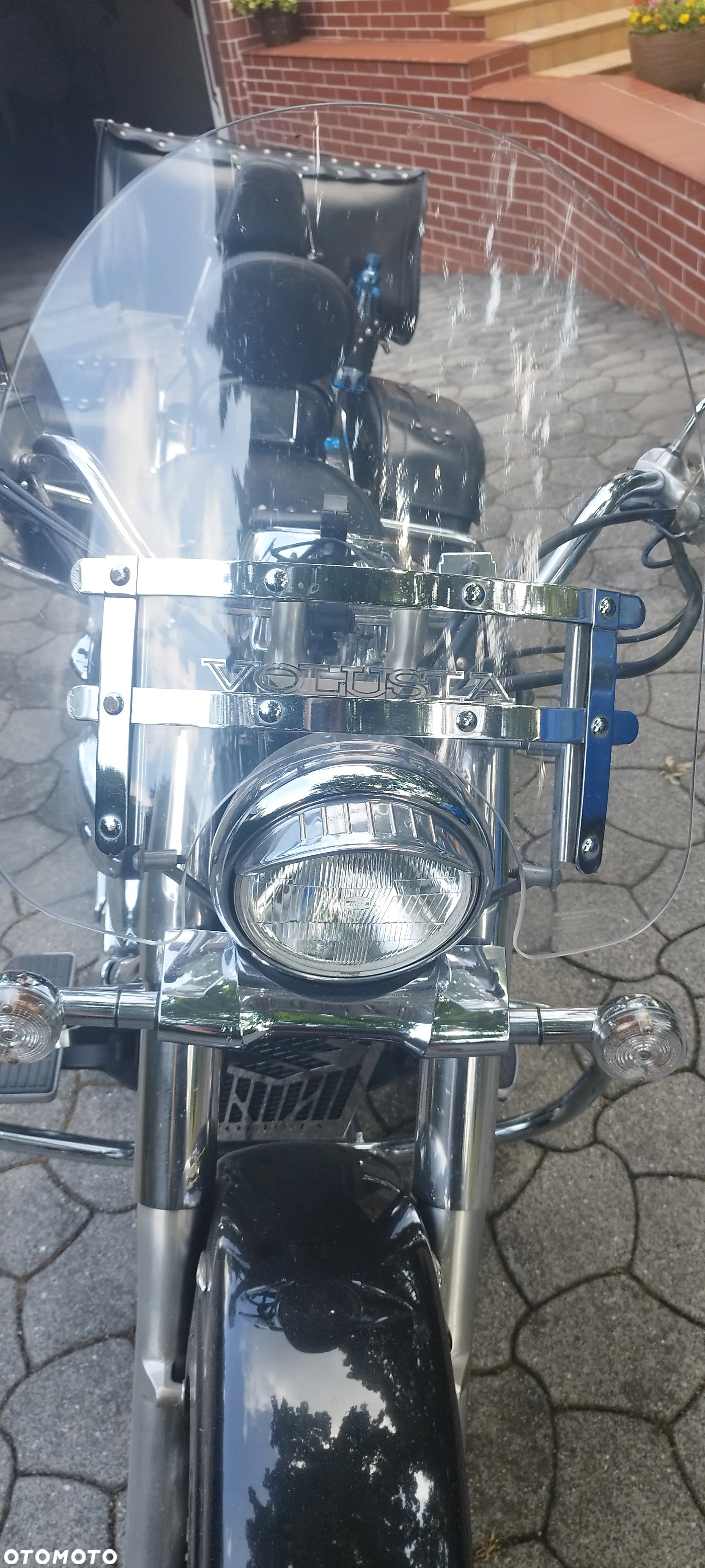 Suzuki Intruder - 10