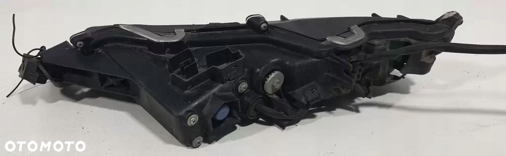 Lexus RX Halogen Prawy MDE1335444R - 2