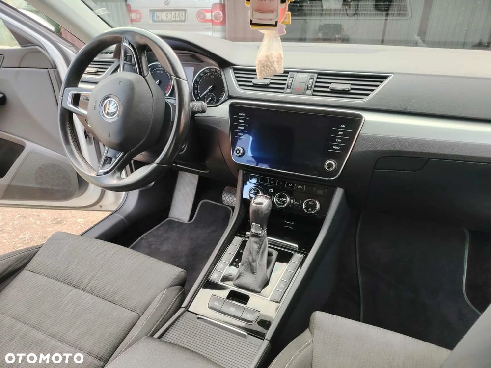 Skoda Superb 2.0 TDI Active DSG7 - 9