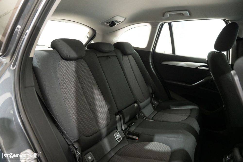 BMW X1 25 e xDrive Corporate Edition - 14
