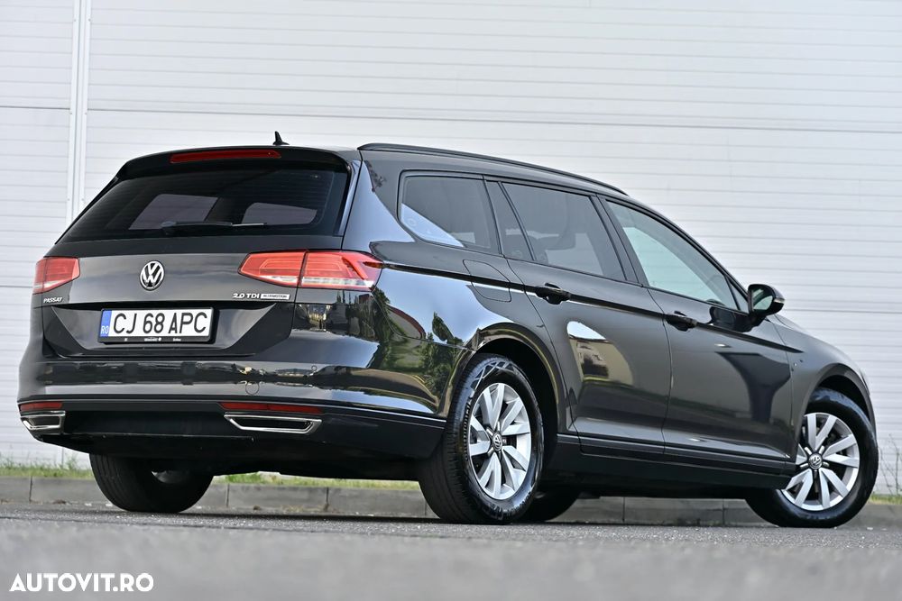 Volkswagen Passat 2.0 TDI Trendline - 12