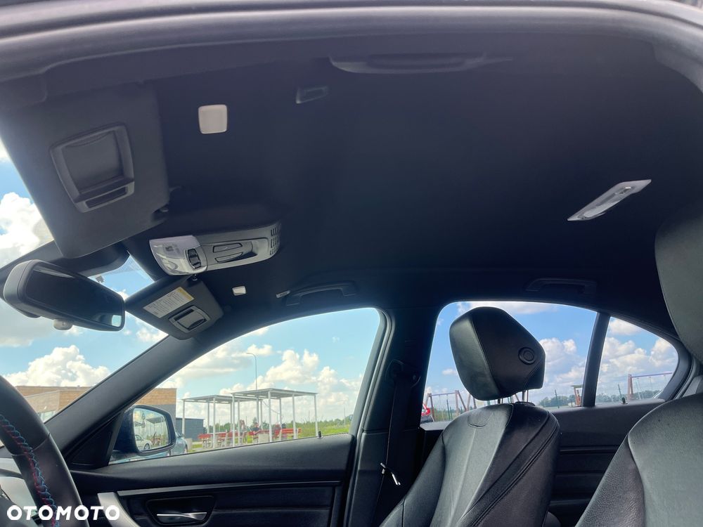 BMW Seria 3 330d xDrive M Sport Sport - 13
