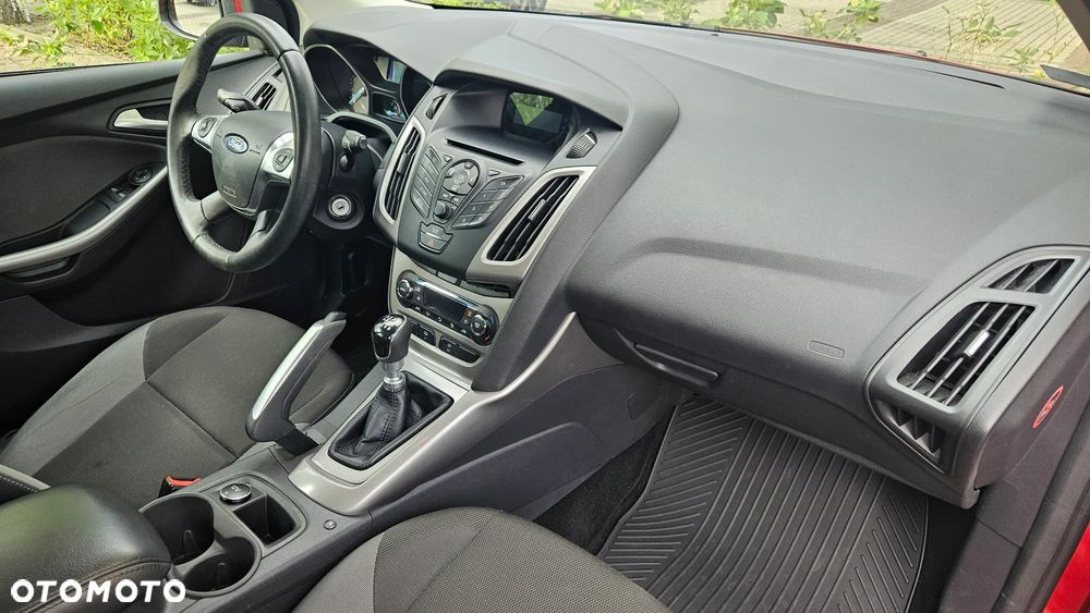 Ford Focus 1.0 EcoBoost Trend - 27
