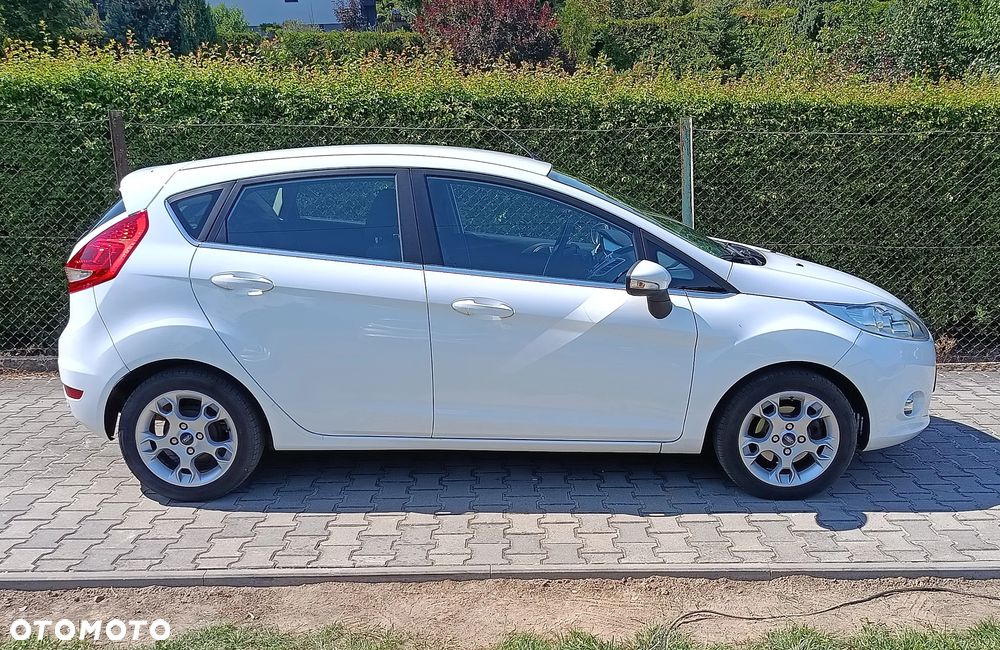 Ford Fiesta 1.25 Celebration - 6