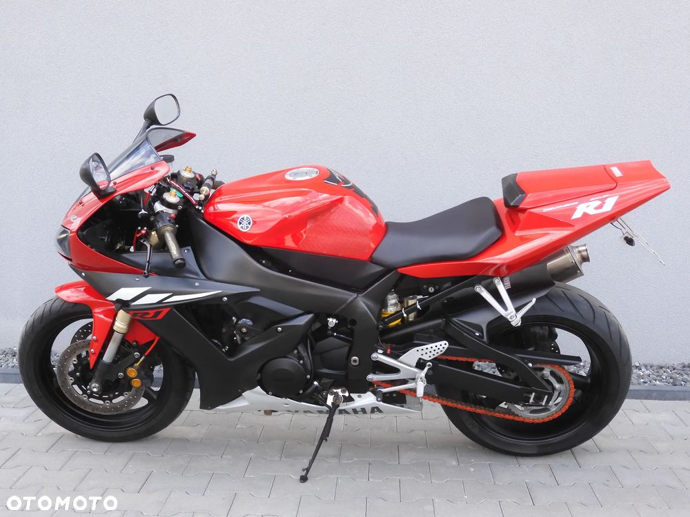 Yamaha R1 - 36