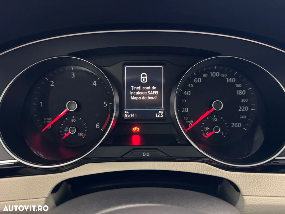 Volkswagen Passat 2.0 TDI (BlueMotion Technology) DSG Highline - 11