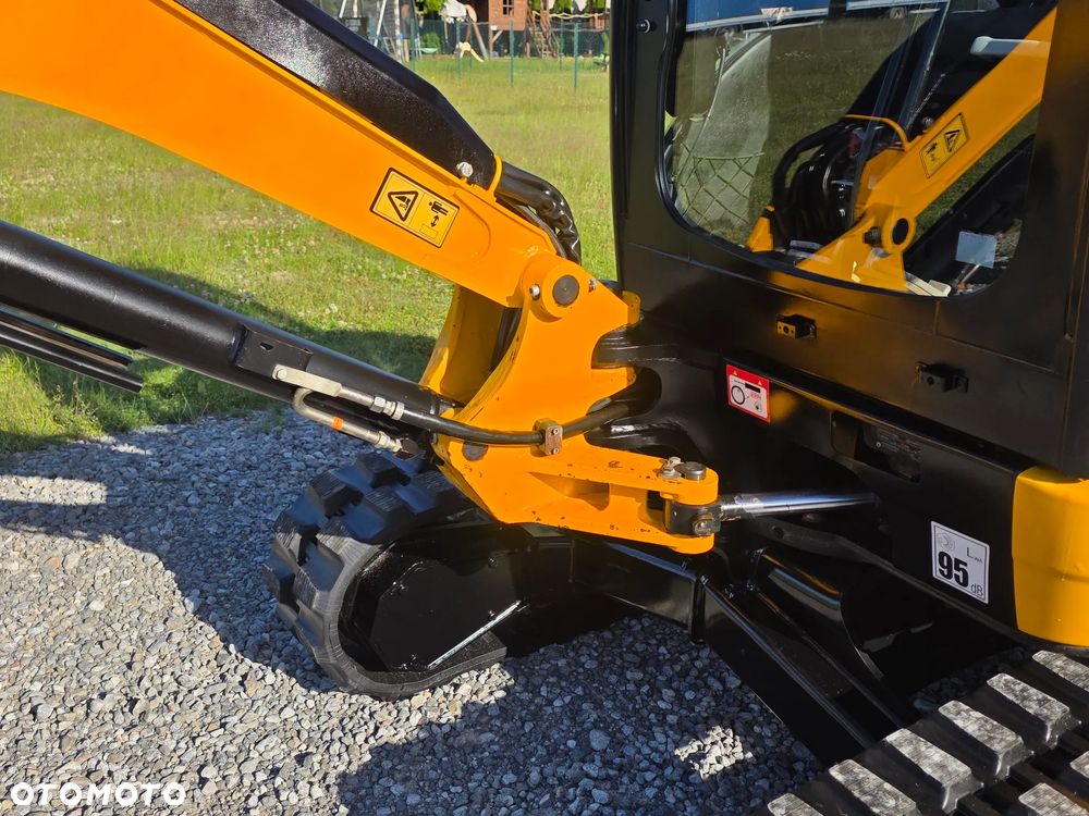 JCB JCB 8026 CTS mini Koparka 1901 MTG sprowadzona 3 łyżki szybkozłącze hydrauliczne piękny stan GOODBER 8025 30 - 9