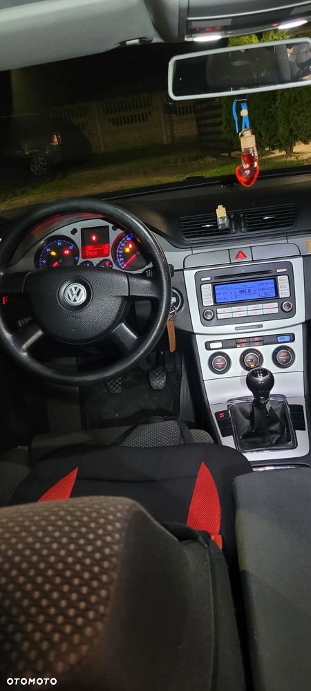 Volkswagen Passat 1.9 TDI Comfortline - 5