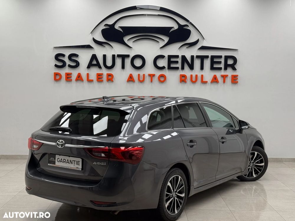 Toyota Avensis 2.0 D-4D Executive - 3