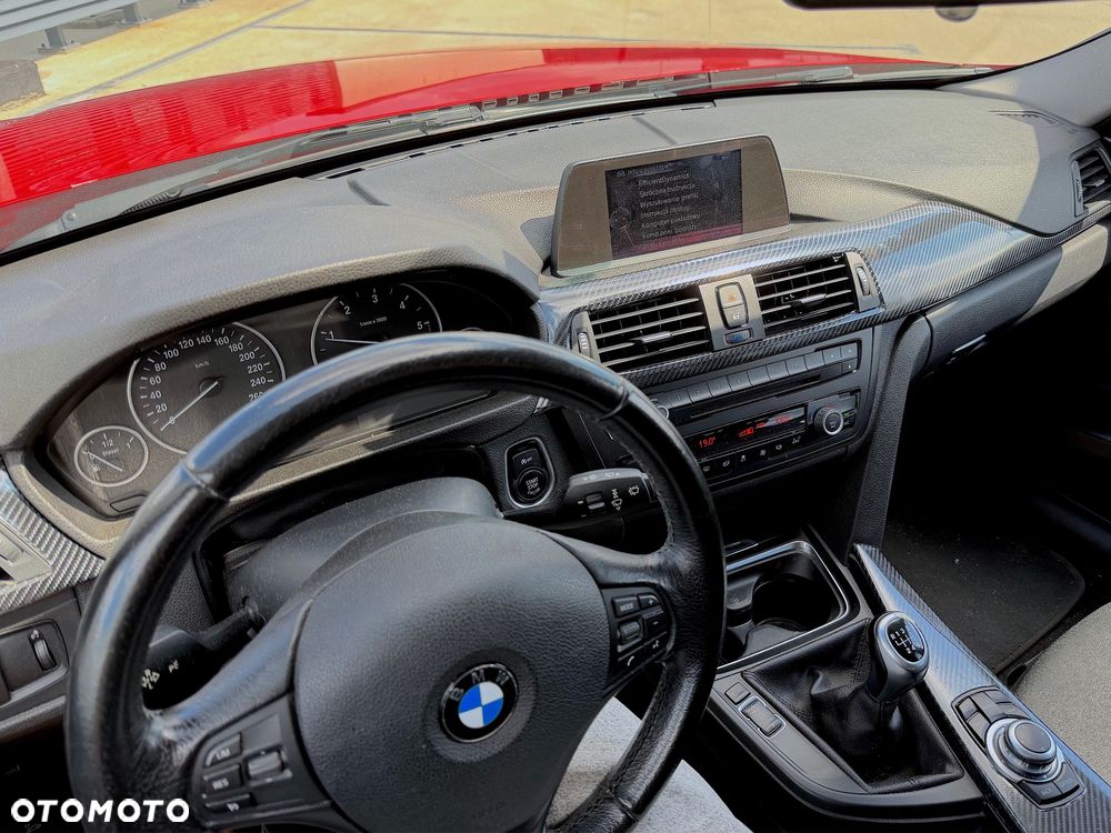 BMW Seria 3 318d - 12