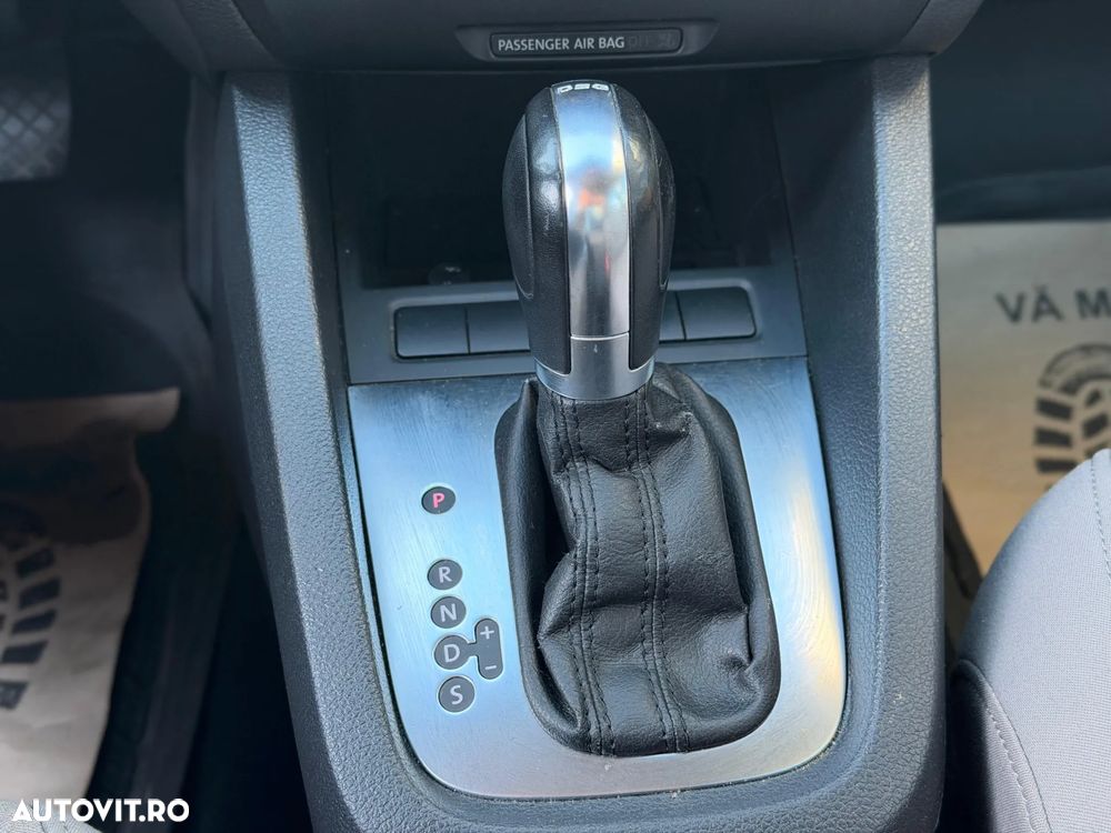 Volkswagen Jetta - 15