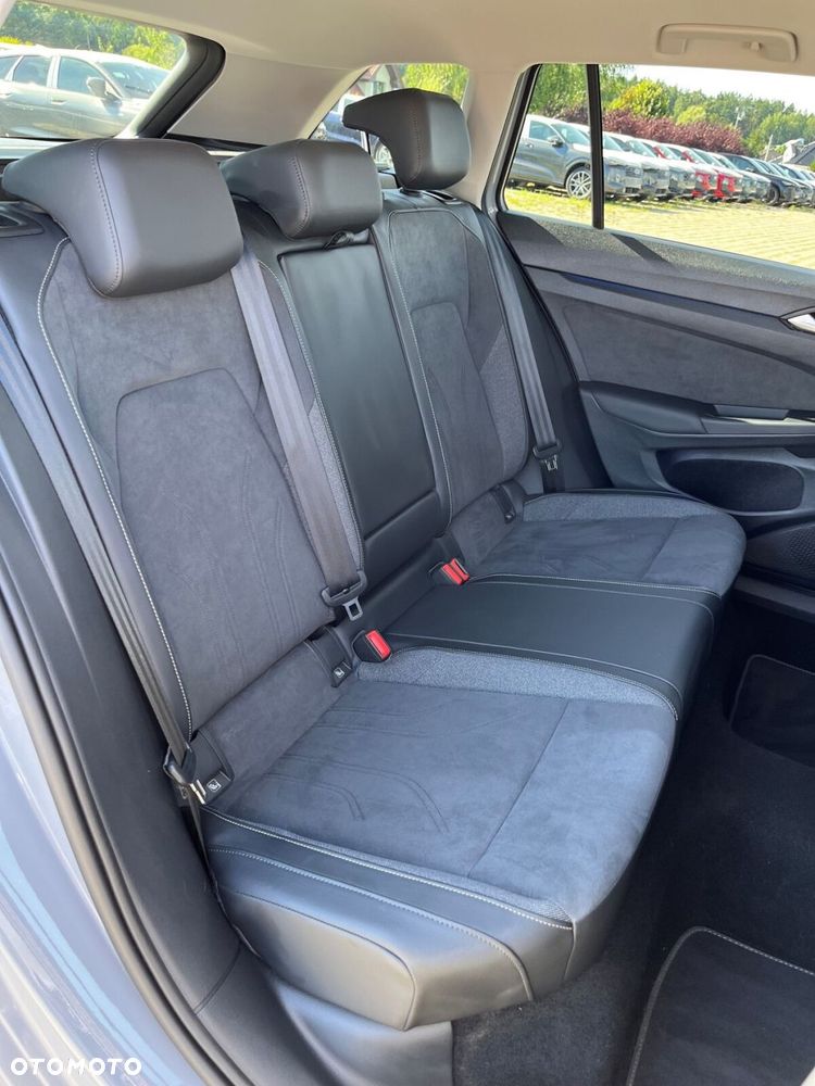 Volkswagen Golf - 9