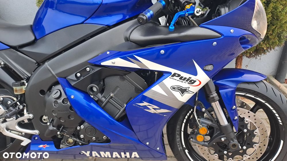 Yamaha R1 - 13