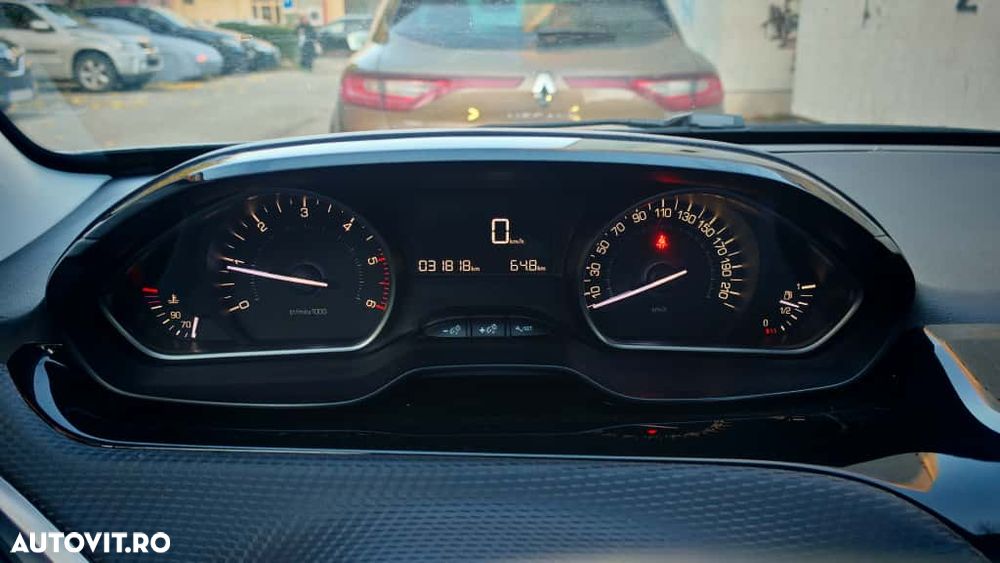 Peugeot 2008 1.6 BlueHDi FAP Active - 8