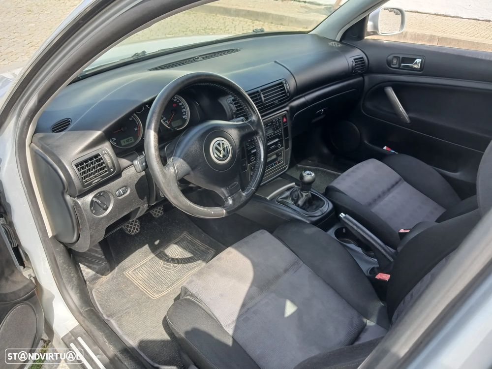 VW Passat 1.9 TDi Trendline - 16