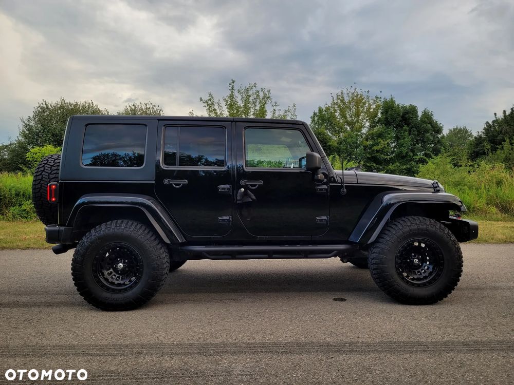 Jeep Wrangler Unlimited 3.8 Automatik Sahara - 21