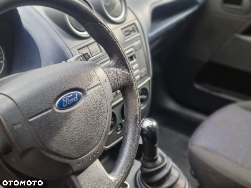 Ford Fiesta - 9