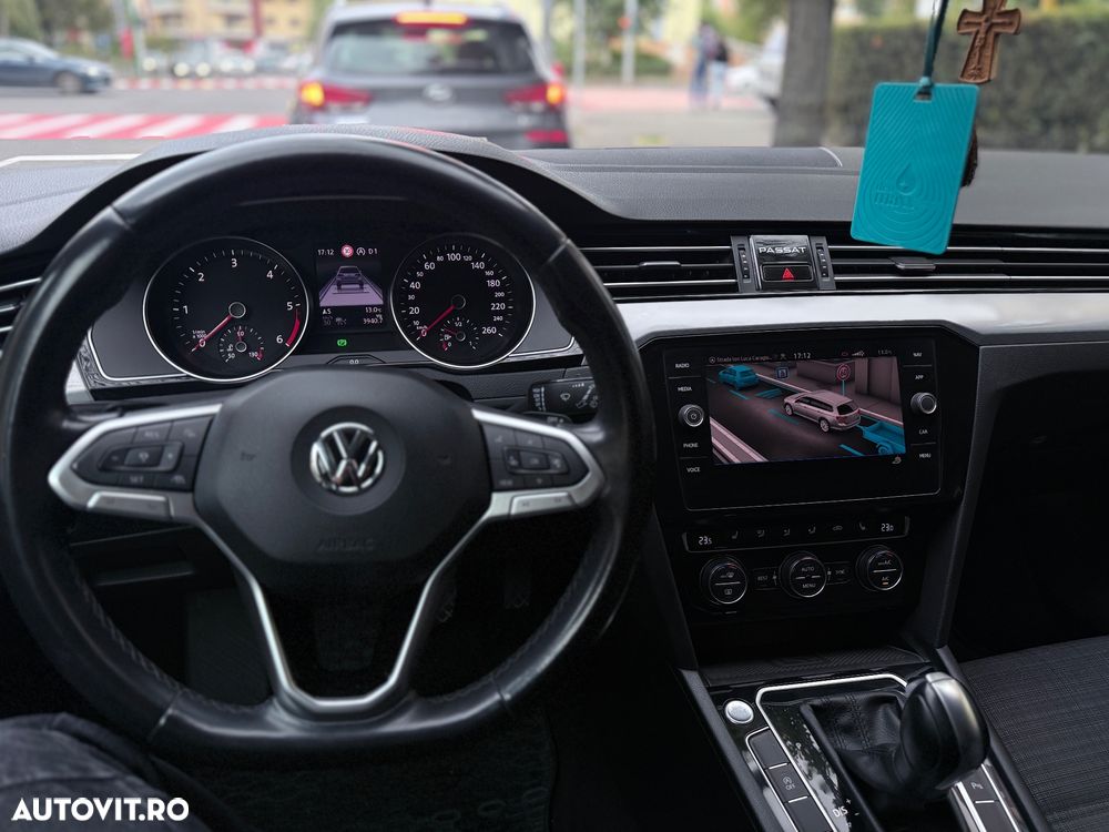 Volkswagen Passat - 11