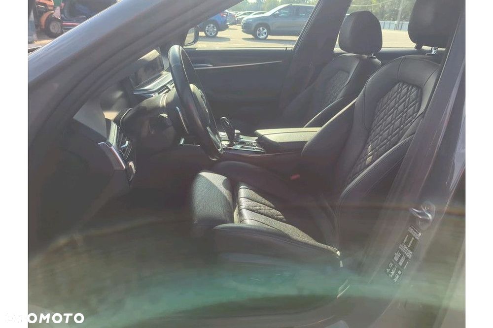 BMW Seria 5 520d xDrive - 6