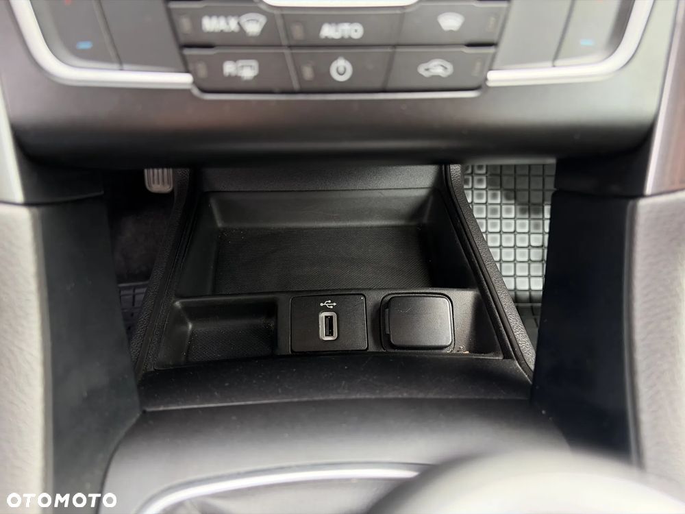 Ford Mondeo 1.5 EcoBoost Trend - 40