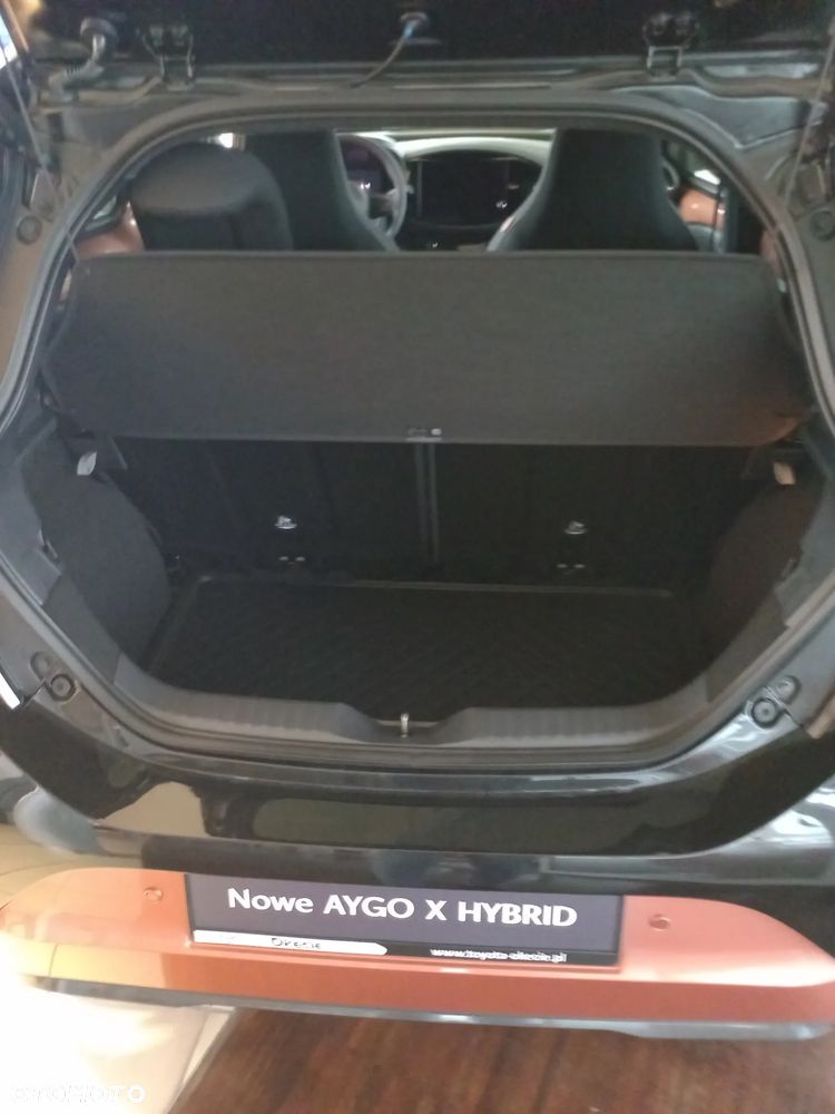Toyota Aygo X Hybrid 1.5 Style e-CVT - 8