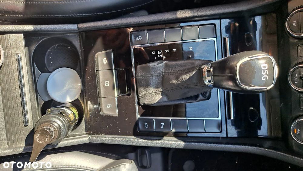 Skoda Superb 2.0 TDI Style DSG - 24