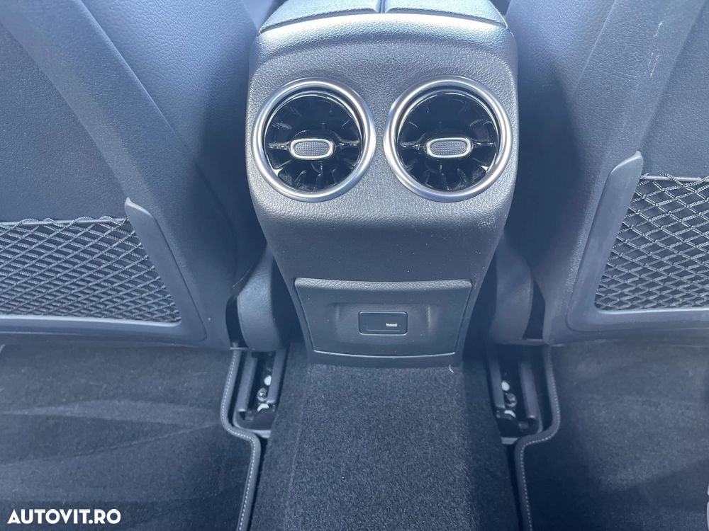 Mercedes-Benz CLA 180 7G-DCT - 26