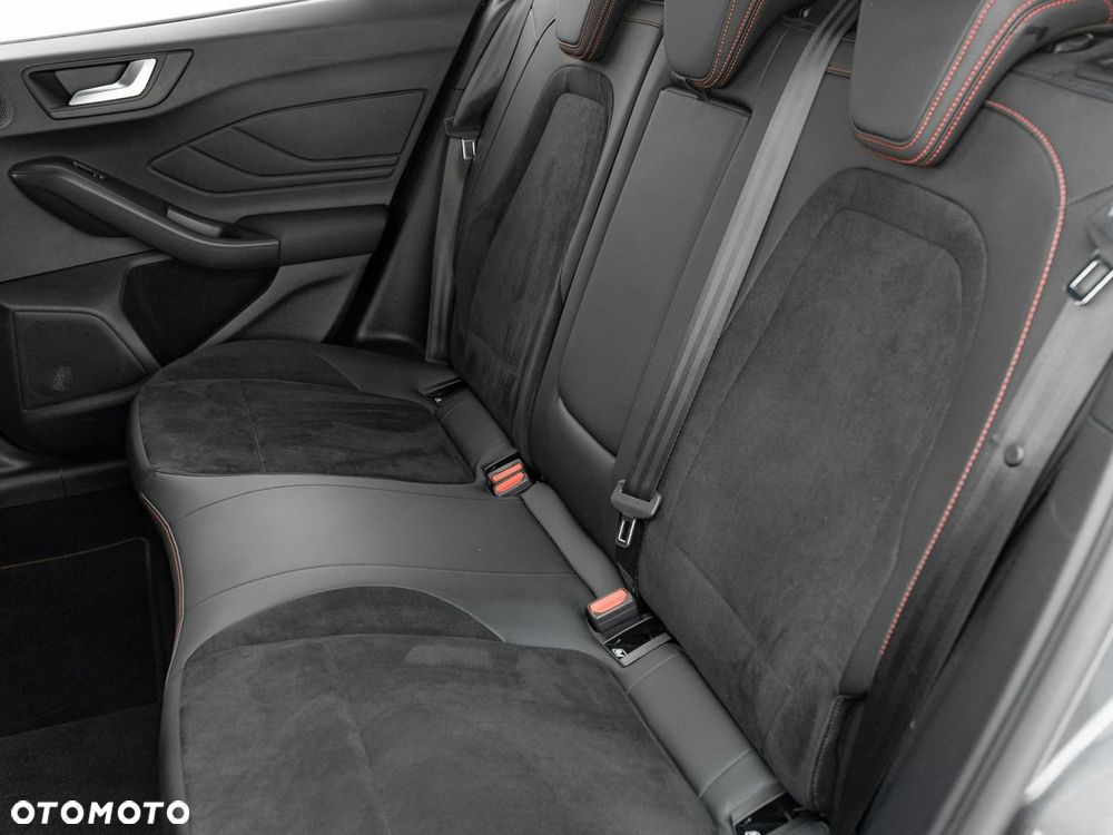 Ford Focus 2.3 EcoBoost ST X - 30