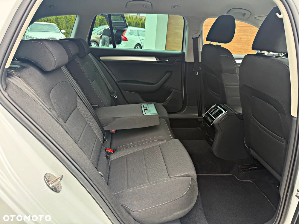 Skoda Superb 2.0 TDI DSG Style - 23