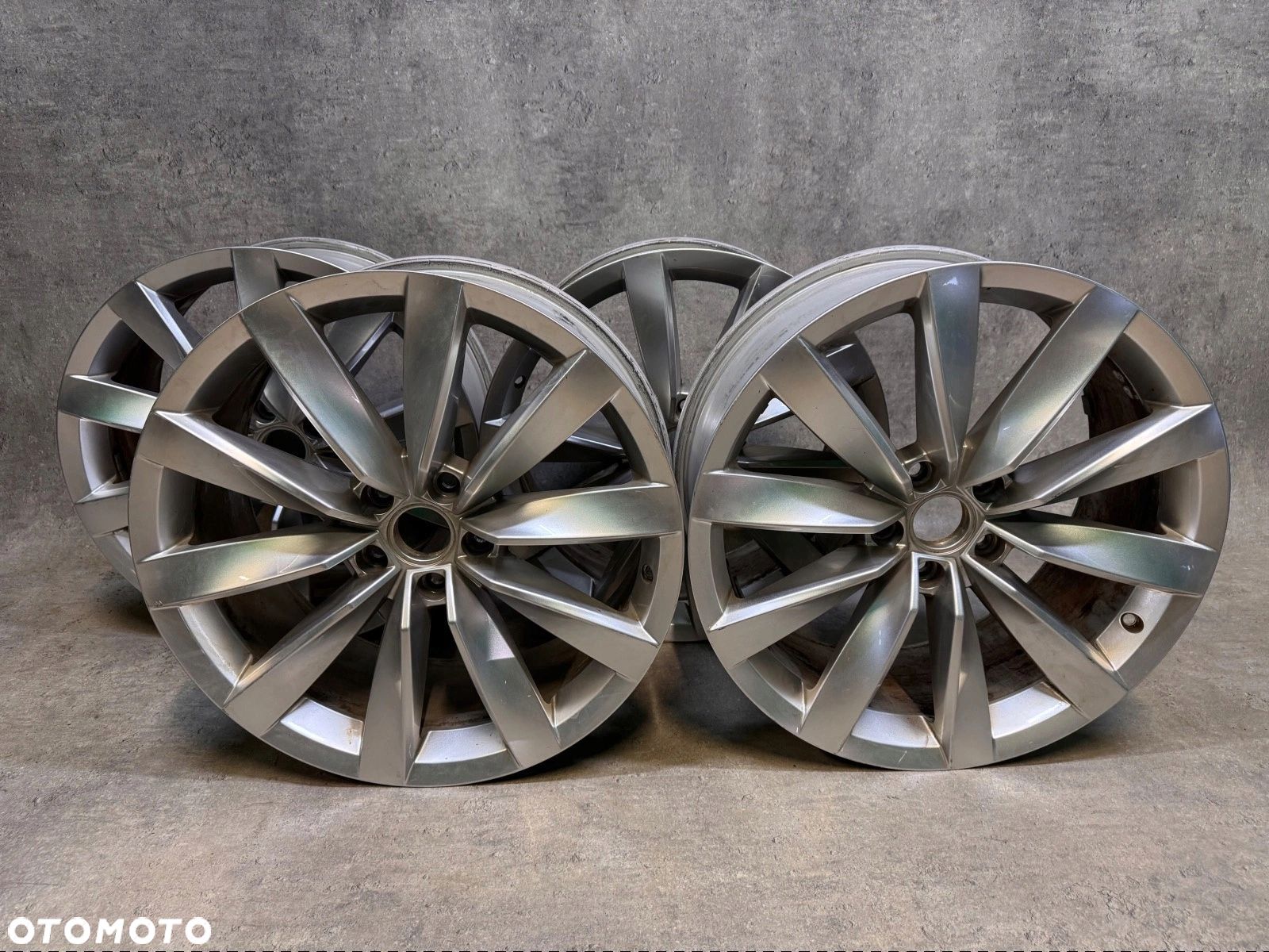 FELGA VW ARTEON 3G8 19" 8" ET40 - 1