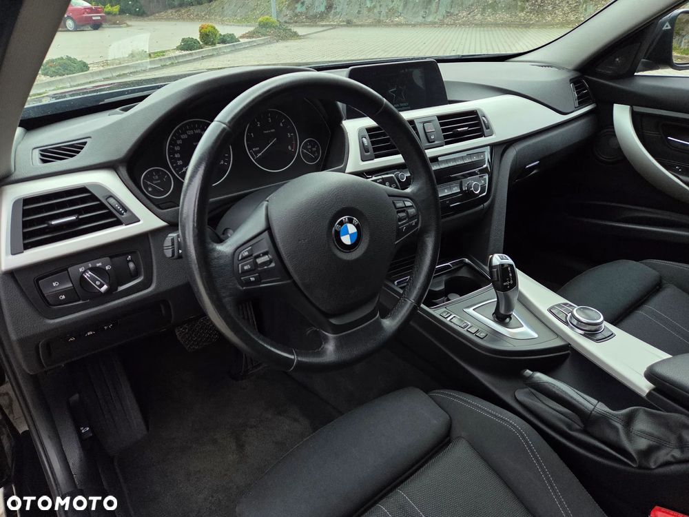 BMW Seria 3 318d - 5