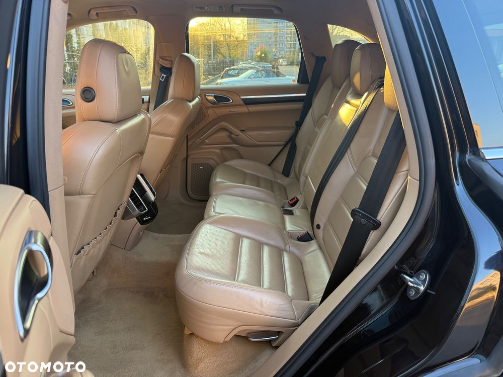 Porsche Cayenne - 32