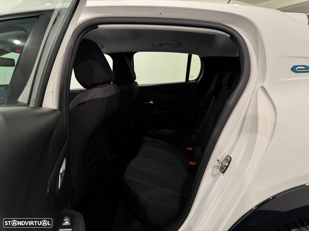 Peugeot e-208 50 kWh Active Pack - 32