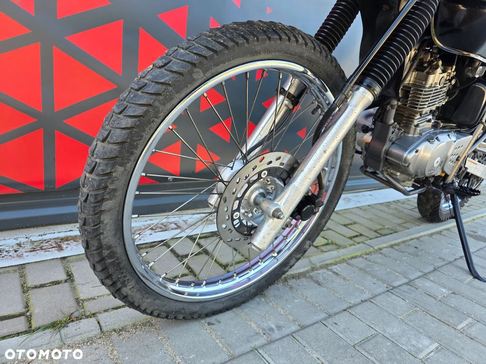 Suzuki DR - 13