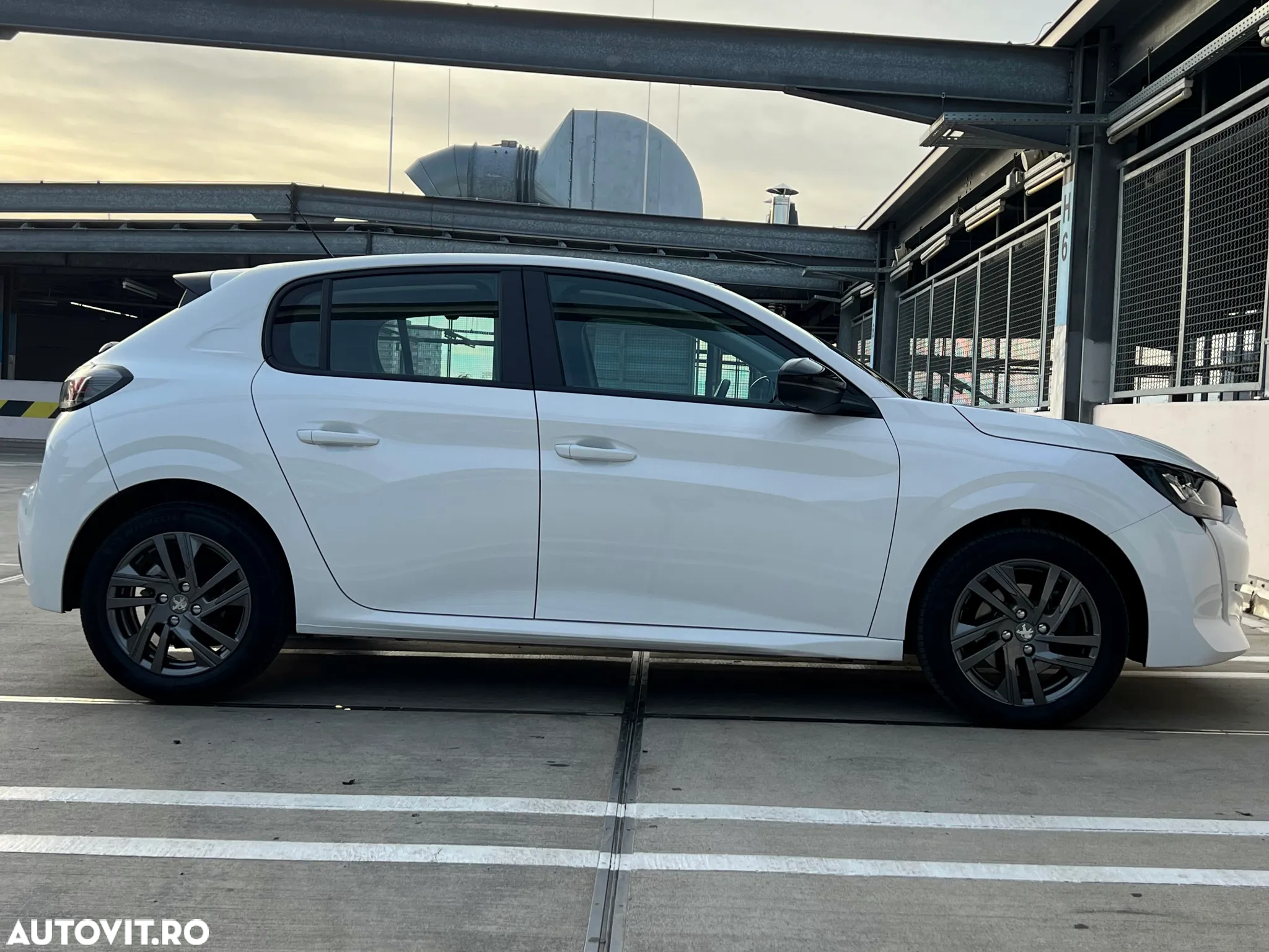 Peugeot 208 1.5 BlueHDi STT Allure Pack - 8