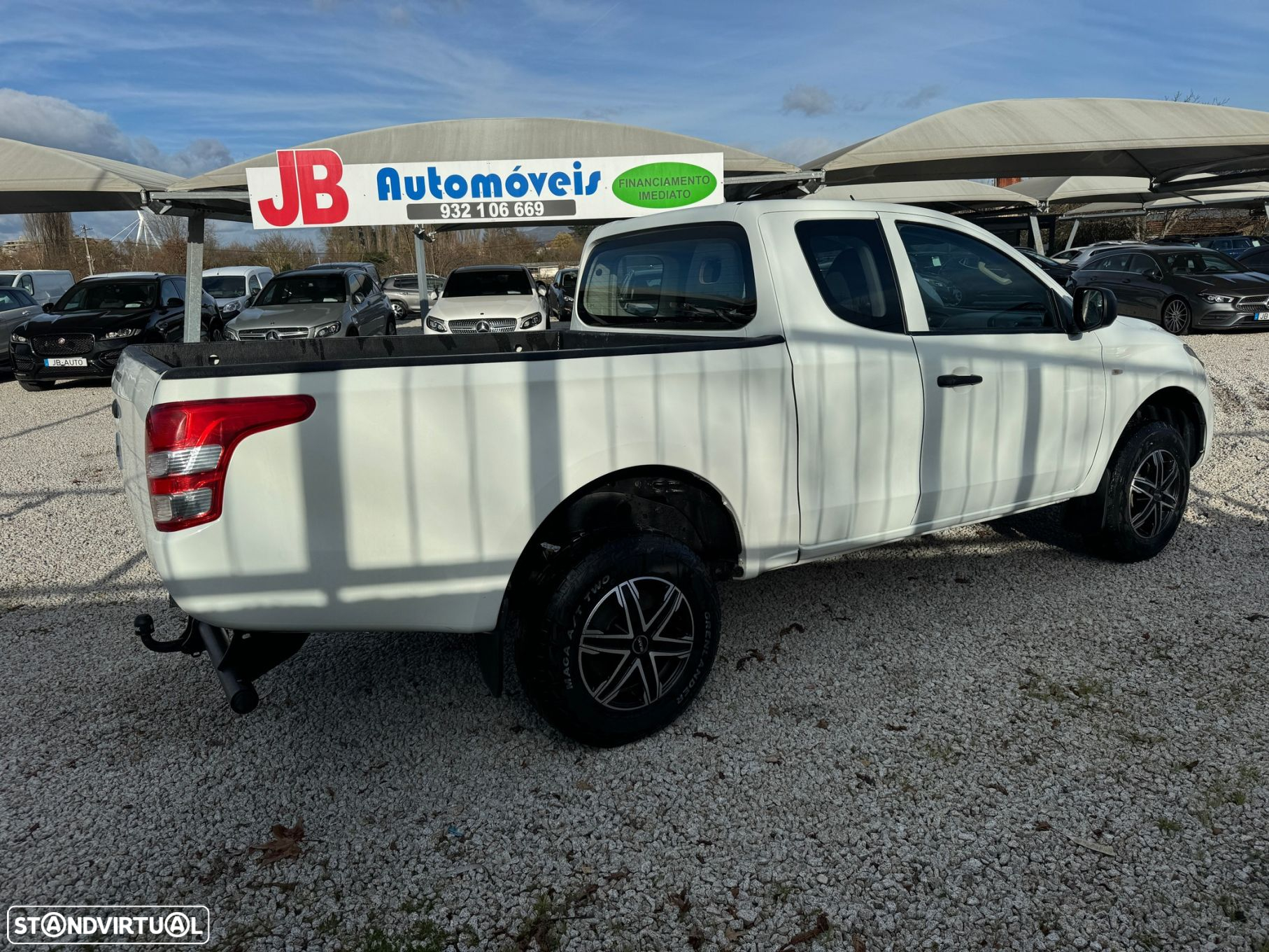 Mitsubishi L200 2.4 DI-D Club Invite 4WD - 6