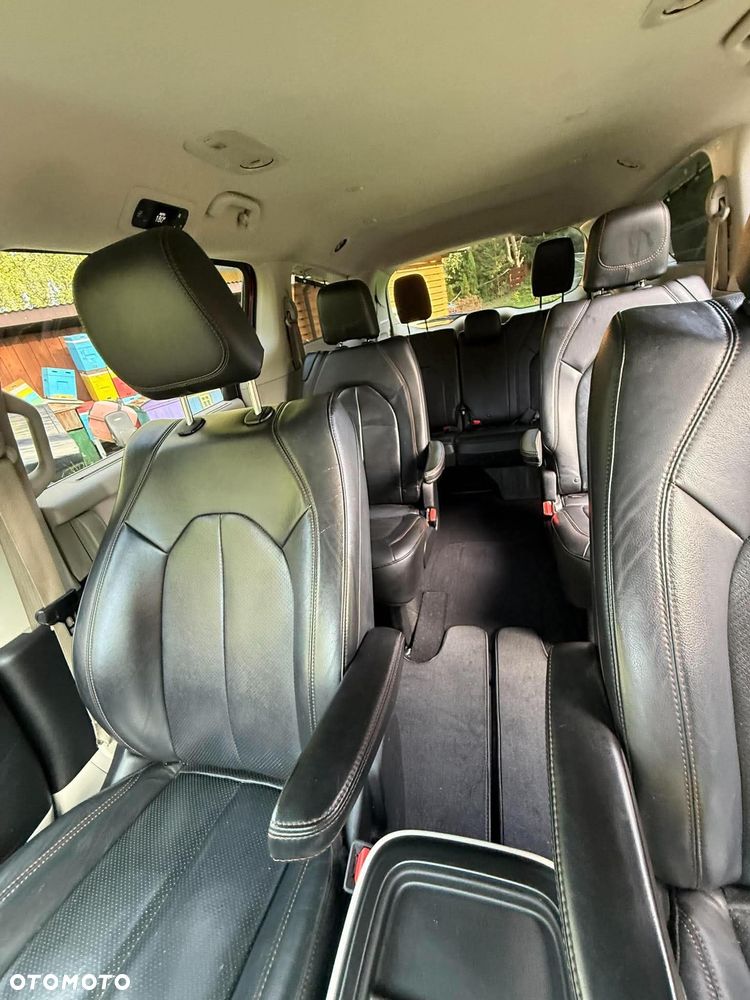 Chrysler Pacifica - 5