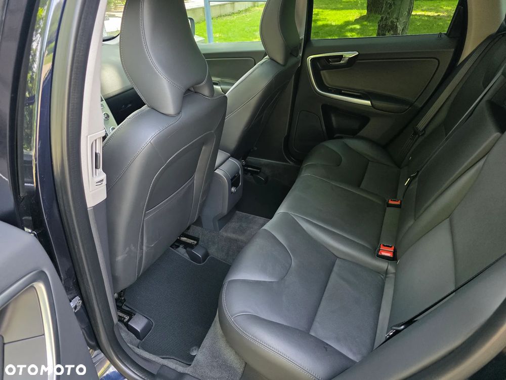 Volvo XC 60 D4 Geartronic Summum - 21