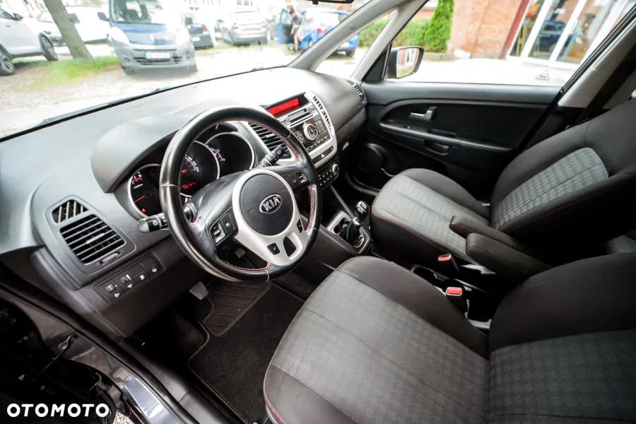 Kia Venga - 15