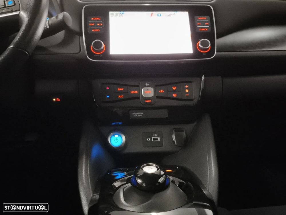 Nissan Leaf N-Connecta - 23