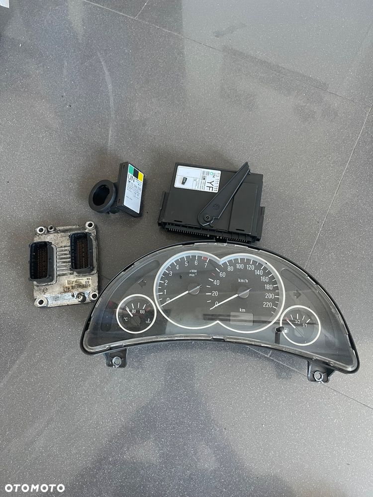 OPEL CORSA 1.2 KOMPUTER ZESTAW 55352622 0261208253