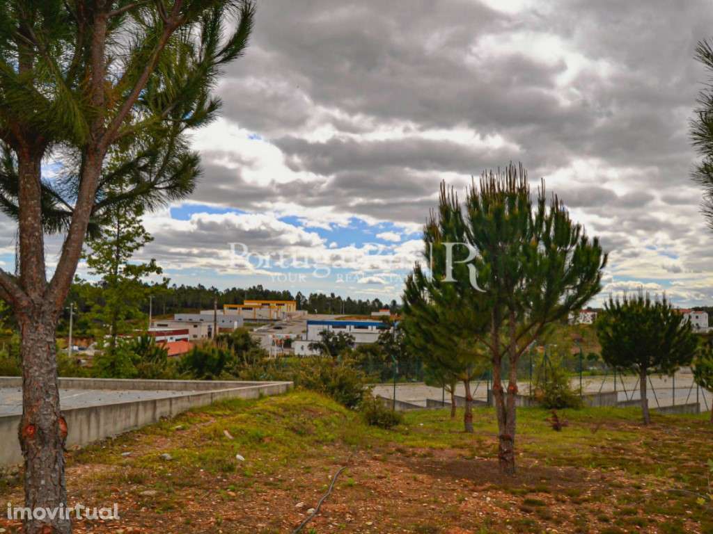 Lote Urbano de 1.340 m2 para Construção de Moradia - Grande imagem: 4/19