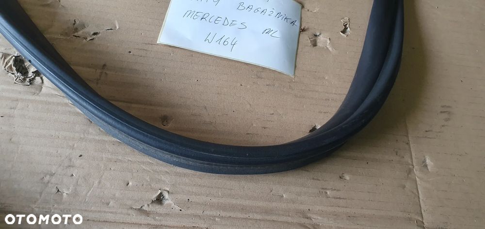 Uszczelka klapy bagażnika Mercedes ML W164 A1647400778 - 4