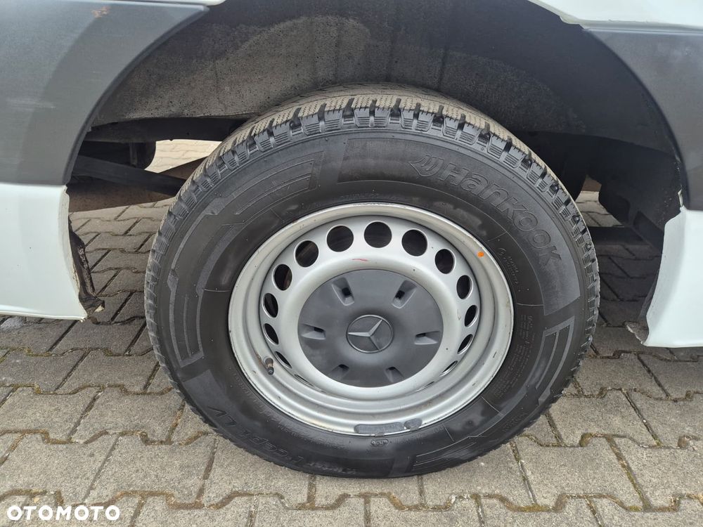 Mercedes-Benz Sprinter Maxi Long - FURGON / BLASZAK / IZOTERMA / OCIEPLONY / OGRZEWANIE NA PAKĘ / SERWISOWANY W ASO / NOWA SKRZYNIA BIEGÓW / ORYG. PRZEBIEG / BRAK RDZY - 16