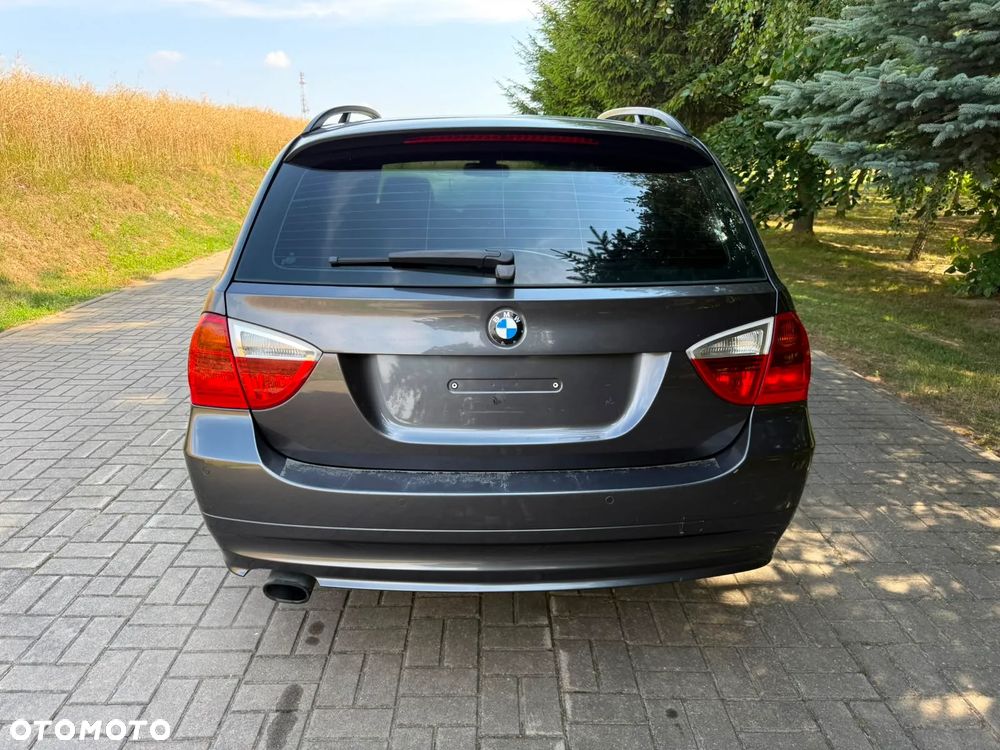 BMW Seria 3 320i - 13