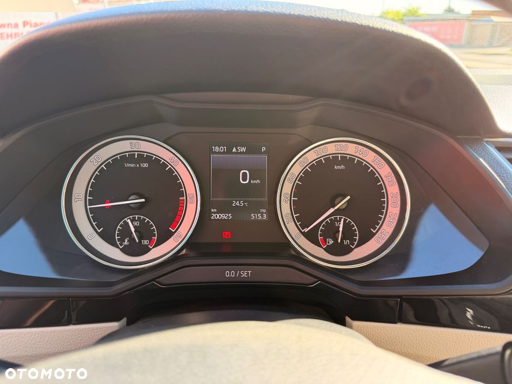Skoda Superb 2.0 TDI L&K DSG - 12
